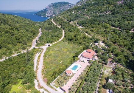 Villa in Kremena, Croatia