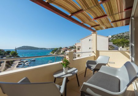 Villa in Zatoglav, Croatia