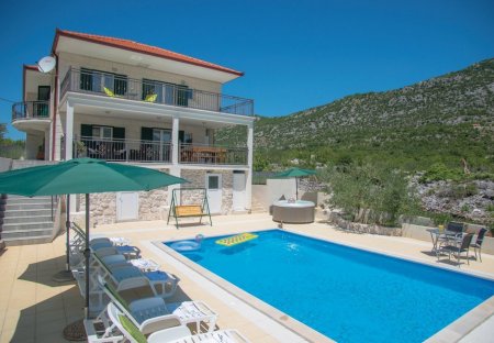 Villa in Rastovac, Croatia