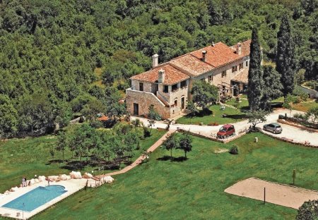 Villa in Divšići, Croatia: