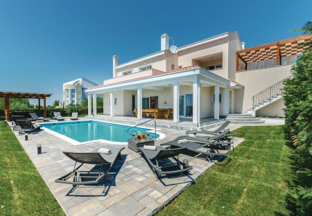 Villa in Debeljak, Croatia