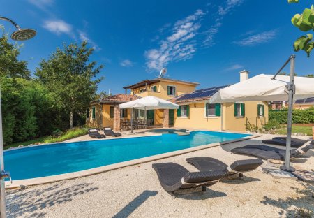 Villa in Režanci, Croatia