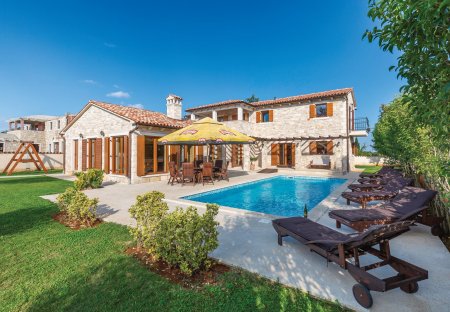Villa in Divšići, Croatia