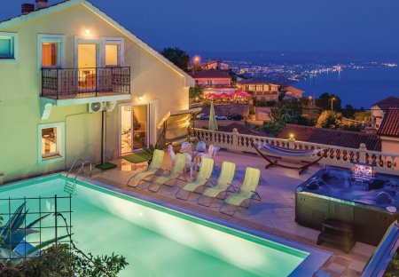Villa in Bregi, Croatia