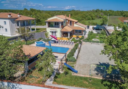 Villa in Režanci, Croatia