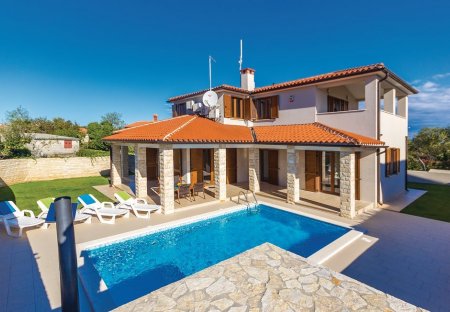 Villa in Kavran, Croatia