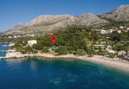 Villa in Plat, Croatia