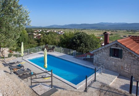 Villa in Donji Vinjani, Croatia