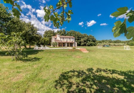 Villa in Muntić, Croatia