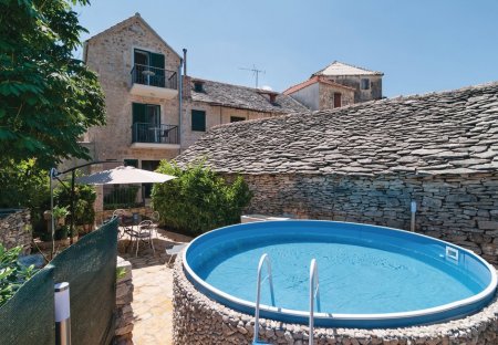 Villa in Škrip, Croatia