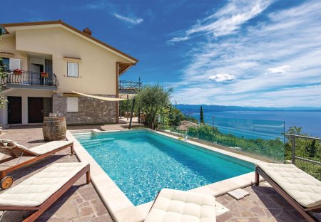 Apartment in Bregi, Croatia
