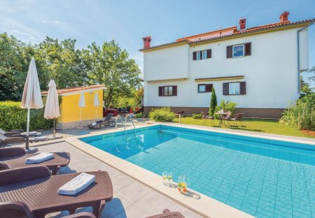 Apartment in Marceljani, Croatia