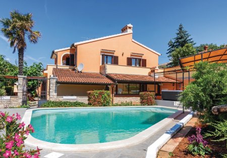 Villa in Muntić, Croatia