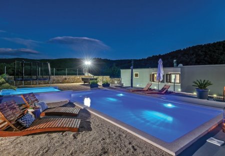 Villa in Srinjine, Croatia