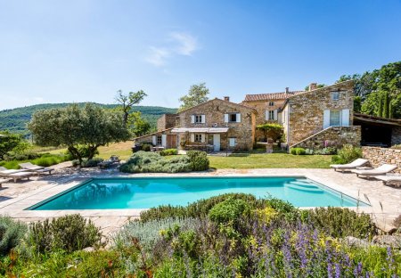 Villa in Viens, the South of France