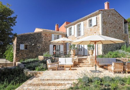 Villa in Viens, the South of France