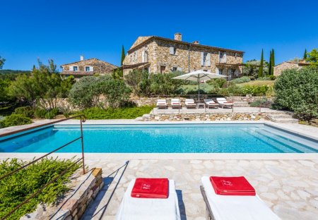 Villa in Viens, the South of France