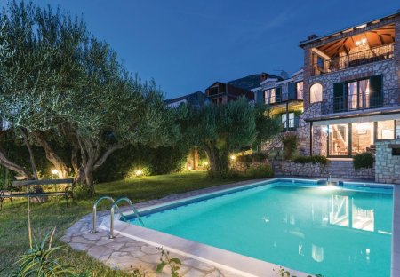 Villa in Kremena, Croatia