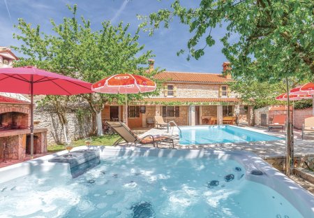 Villa in Šajini, Croatia
