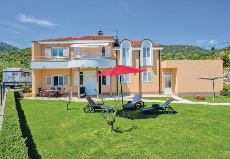 Apartment in Baćina, Croatia