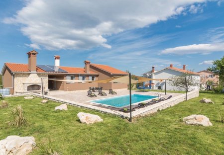 Villa in Rogočana, Croatia
