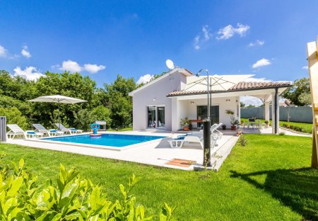 Villa in Divšići, Croatia