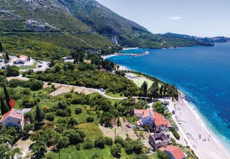Villa in Plat, Croatia