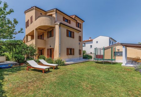 Apartment in Vinkuran, Croatia