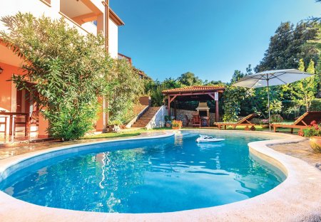 Apartment in Vinkuran, Croatia