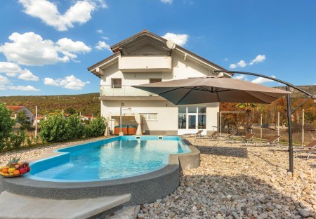Villa in Donji Vinjani, Croatia