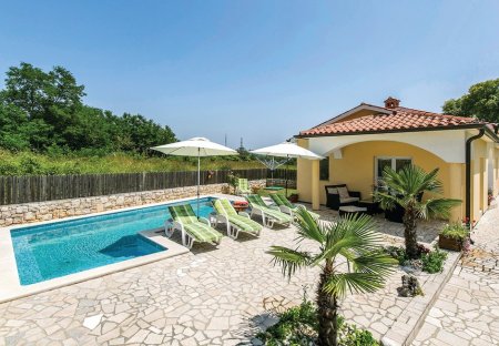 Villa in Vrećari, Croatia
