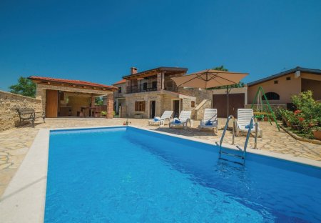 Villa in Galovac, Croatia