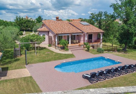 Villa in Kavran, Croatia