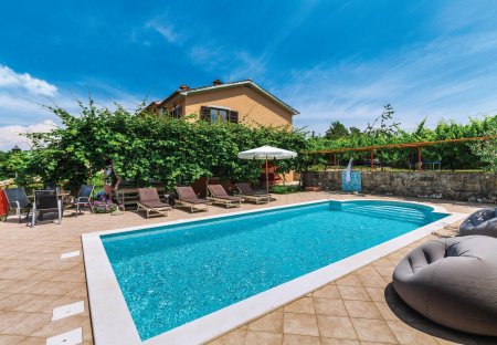 Villa in Presika, Croatia