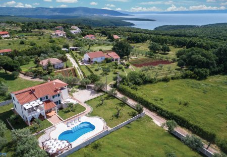 Villa in Peruški, Croatia
