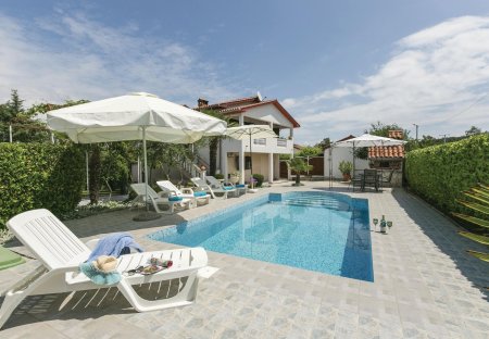 Villa in Rogočana, Croatia