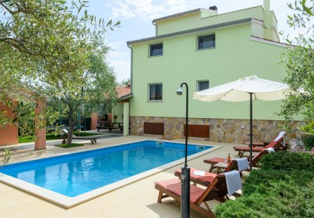 Villa in Peruški, Croatia