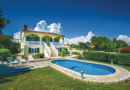 Villa in Kavran, Croatia