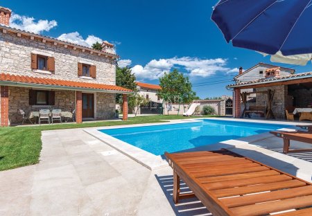 Villa in Divšići, Croatia
