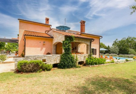 Villa in Muntić, Croatia