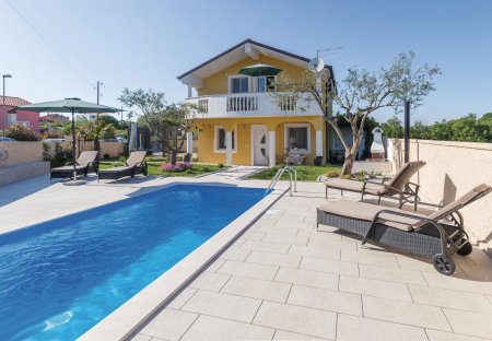 Apartment in Kaštel, Croatia