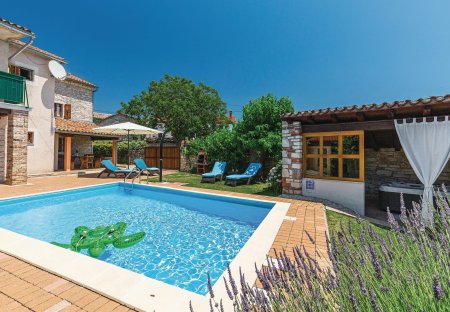 Villa in Matohanci, Croatia