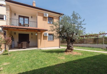 Apartment in Vantačići, Croatia