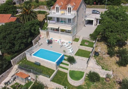 Villa in Brsečine, Croatia