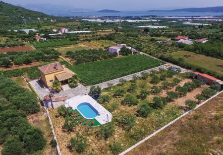 Villa in Plano, Croatia