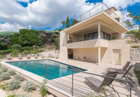 Villa in Village-Le Val-Cabrieres, the South of France