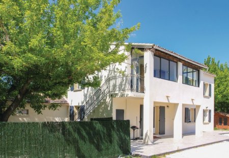 Apartment in L'Isle-sur-la-Sorgue, the South of France