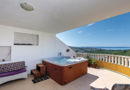Apartment in Žrnovnica, Croatia