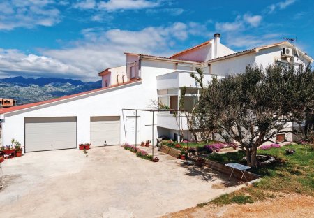 Apartment in Ražanac, Croatia