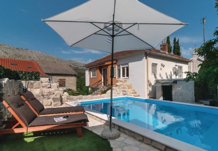 Villa in Srinjine, Croatia